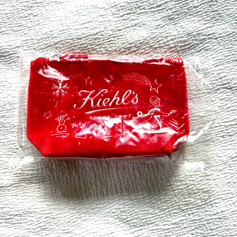 KIEHLS HOLIDAY BAG NEW IN SEALED BAG
